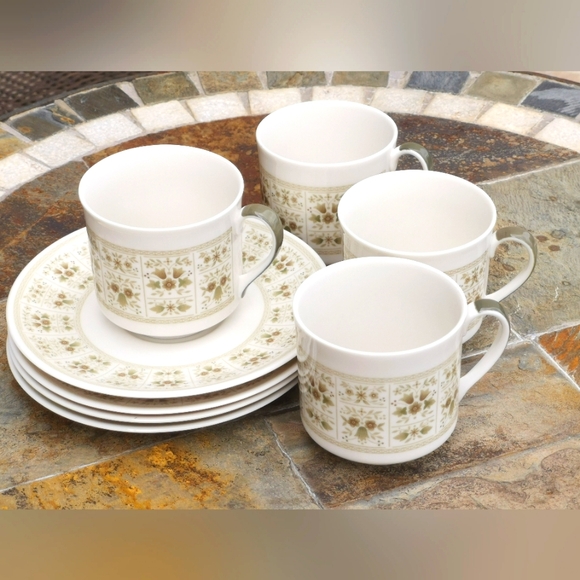 Set of 4 Royal Doulton "Samarra" English Translucent China Coffee Cups & Saucers - Picture 2 of 7